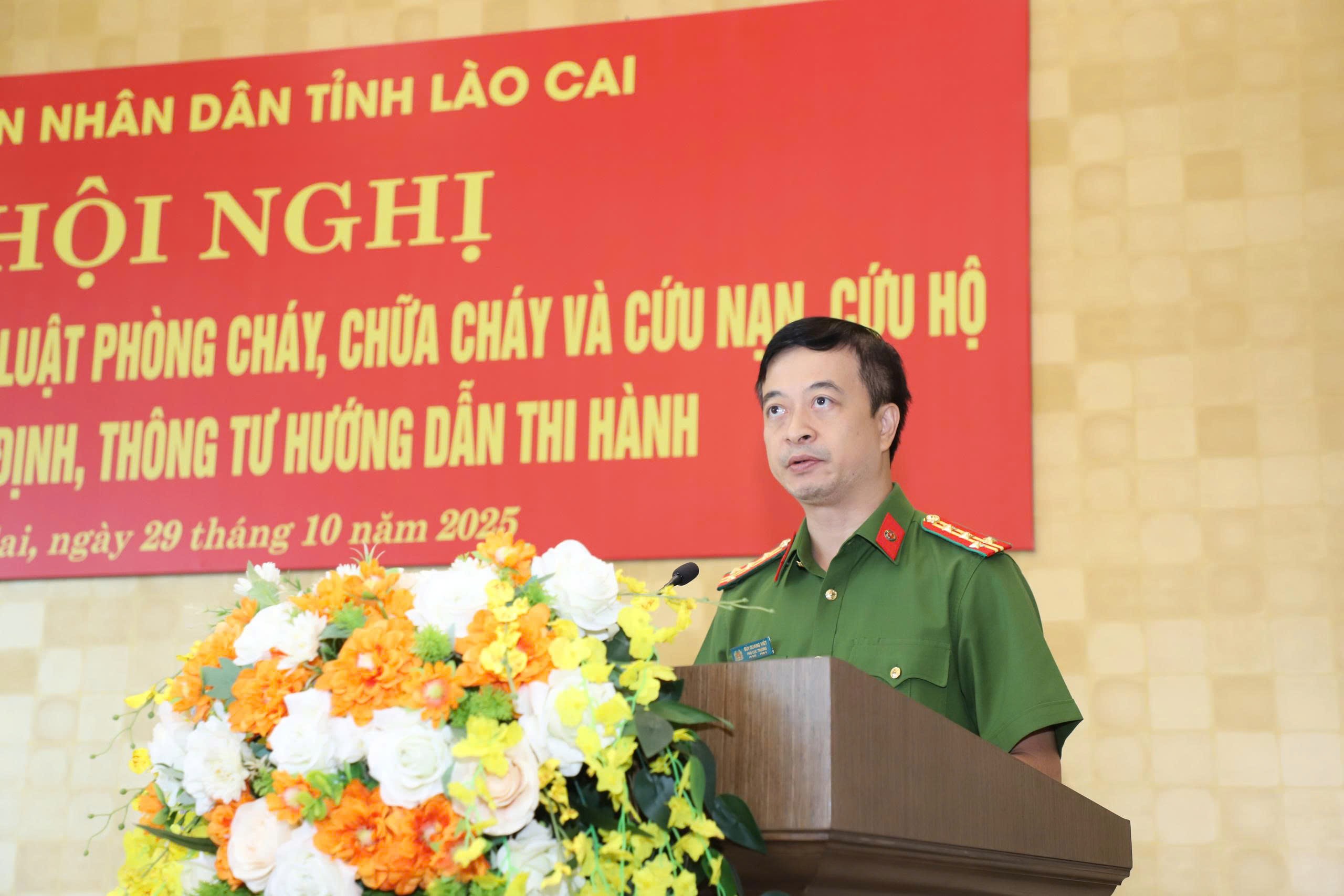 Đại tá Bùi Quang Việt - Phó Cục trưởng Cục PCCC&CNCH, Bộ Công an phát biểu tại hội nghị. z7166250844561-209fd214081a898d9d9252d29376a045.jpg