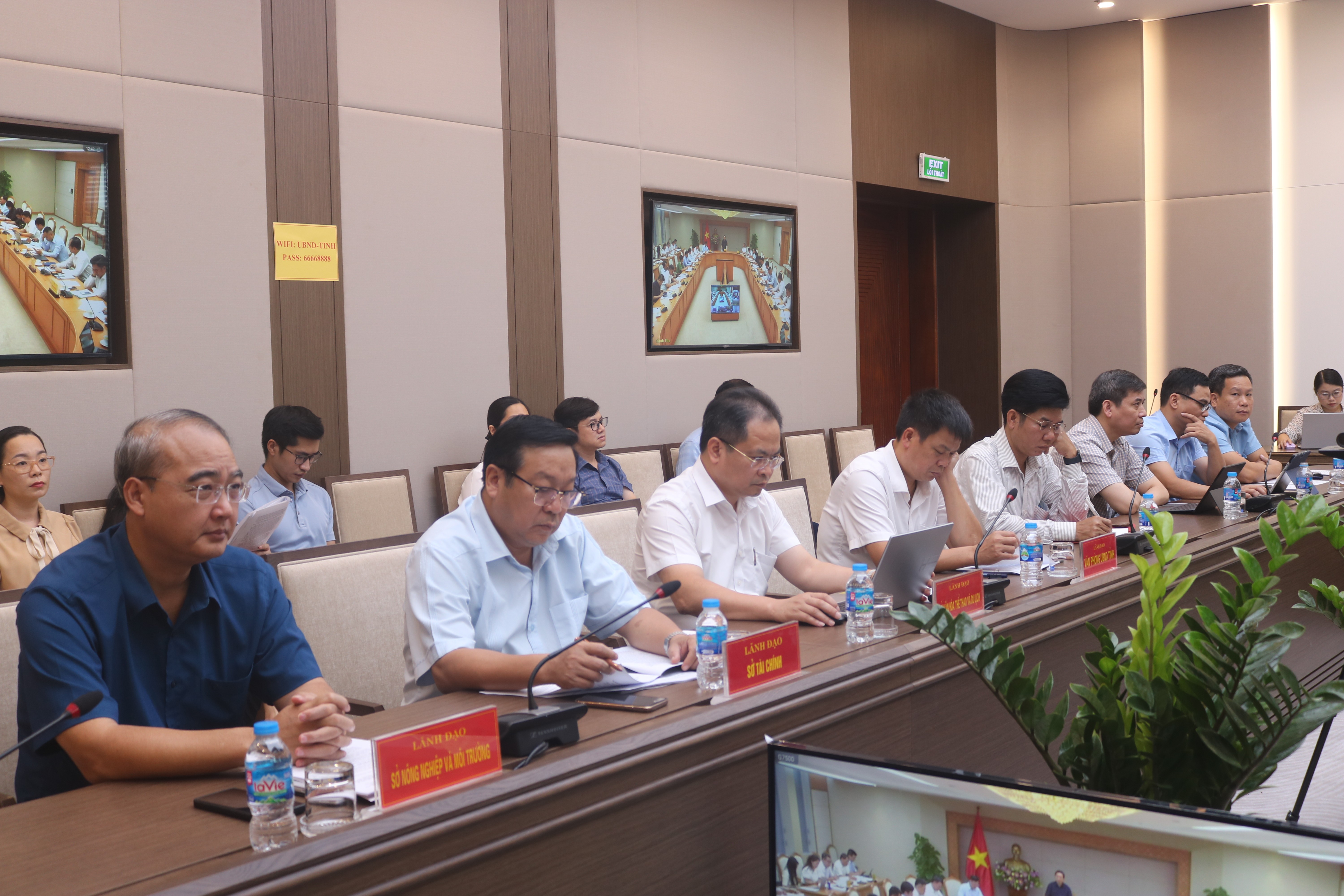 Các đại biểu dự hội nghị tại điểm cầu tỉnh Lào Cai. img-4921.jpg