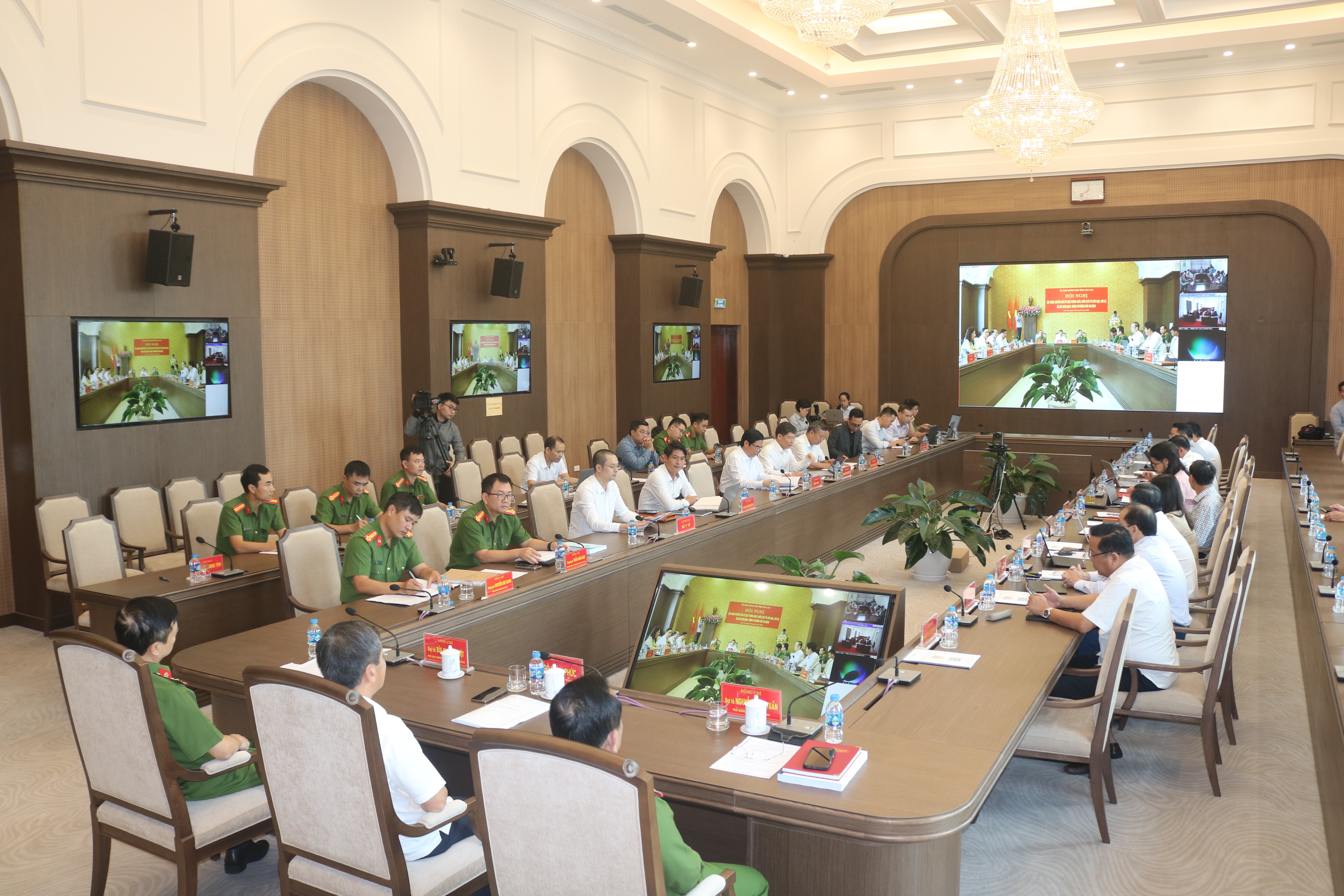 Các đại biểu tham dự Hội nghị. img-5034.jpg