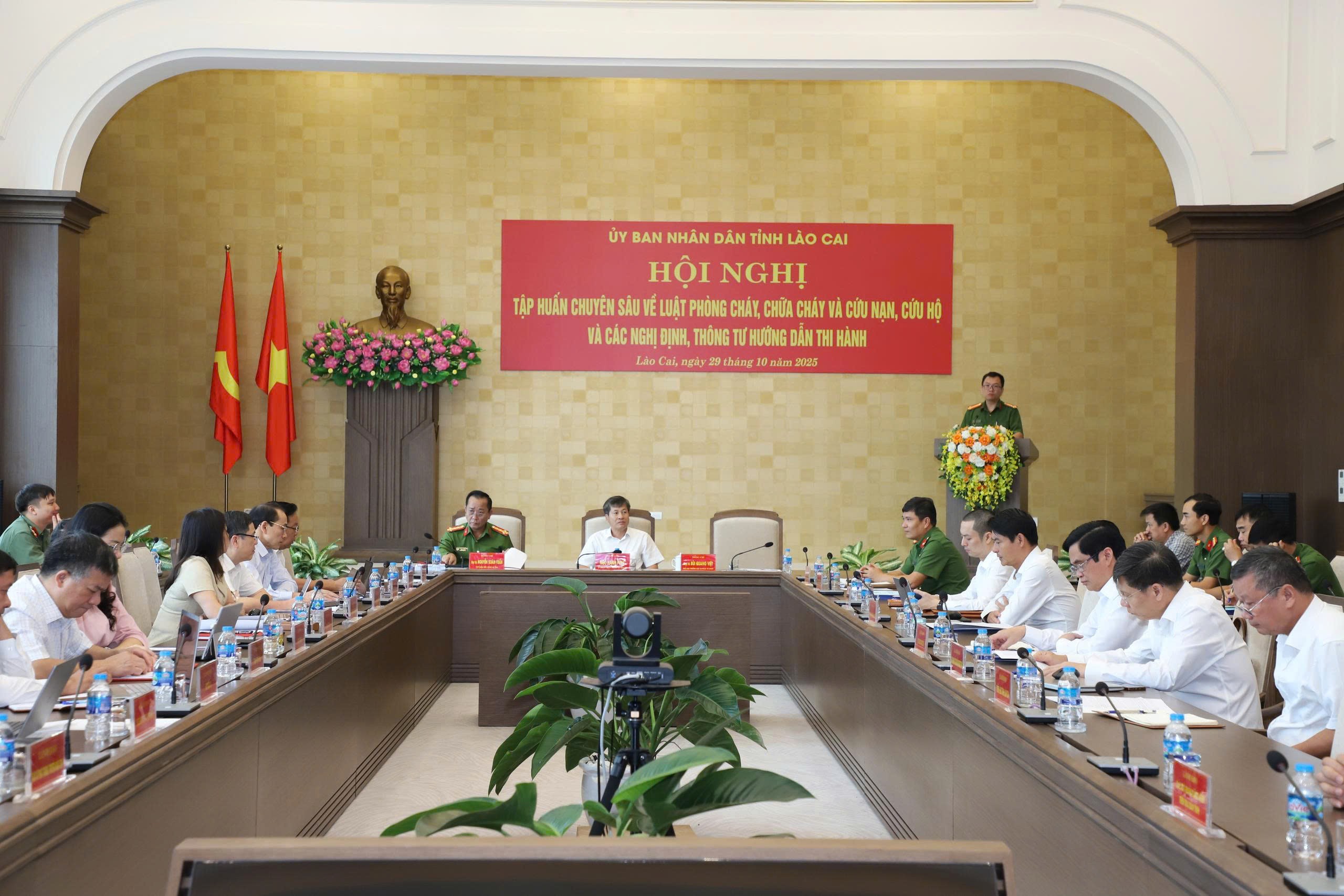 Các đại biểu tham dự Hội nghị. z7166249474711-5ede180092875a89ae47357a48573070.jpg