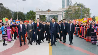 Đoàn đại biểu Đảng, chính quyền tỉnh Lào Cai xuất cảnh tham dự chương trình Chào Xuân qua biên giới