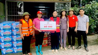 Hội Chữ thập đỏ tỉnh Lào Cai: Kịp thời hỗ trợ nhu yếu phẩm người dân bị thiệt hại do hoàn lưu bão số 10