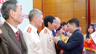 Huy hiệu Đảng - Vinh dự, tự hào và lời thề cống hiến