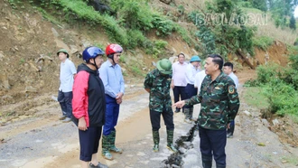 Phó Bí thư Tỉnh ủy Hoàng Giang kiểm tra các khu vực nguy cơ sạt lở tại xã Cán Cấu