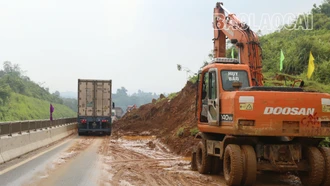 Tập trung khắc phục các điểm sạt lở trên cao tốc Nội Bài - Lào Cai