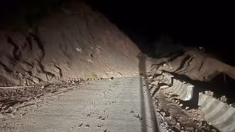 Sạt lở gây tắc trên Tỉnh lộ 162