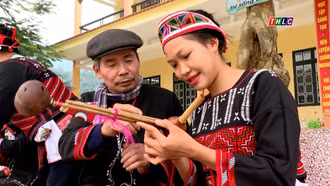 Độc đáo cây kèn ma nhí