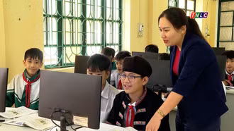 Đưa “ánh sáng công nghệ” đến lớp học vùng cao 