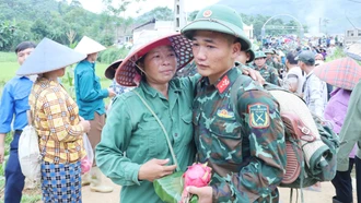 Bộ đội rời Làng Nủ: Chia tay trong nước mắt