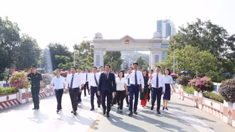 Đoàn đại biểu tỉnh Lào Cai xuất cảnh tham dự Hội nghị thường niên lần thứ 6 giữa Bí thư Tỉnh ủy các tỉnh Lào Cai, Lai Châu, Tuyên Quang, Điện Biên của Việt Nam và tỉnh Vân Nam (Trung Quốc)