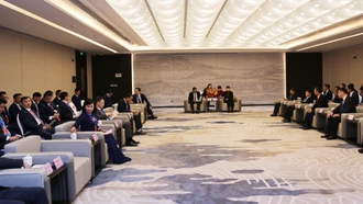 Lãnh đạo Chính quyền nhân dân châu Hồng Hà tiếp xã giao Đoàn đại biểu tỉnh Lào Cai