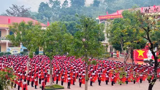 Các trường học tổ chức sinh hoạt dưới cờ, phát động thi đua chào mừng Đại hội đại biểu toàn quốc lần thứ XIV của Đảng