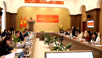 Quang cảnh buổi làm việc