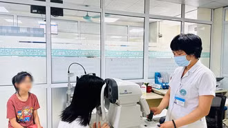 Nguy cơ gia tăng trẻ cận thị sau kỳ nghỉ hè