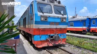 Đường sắt, hàng không vận chuyển miễn phí hàng cứu trợ cho miền Bắc