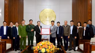 Chủ tịch UBND tỉnh Nguyễn Tuấn Anh thăm, chúc Tết Bệnh viện Đa khoa số 1 tỉnh và Kiểm toán Nhà nước khu vực VII