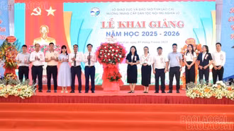 Dạy chữ, truyền nghề chắp cánh ước mơ!