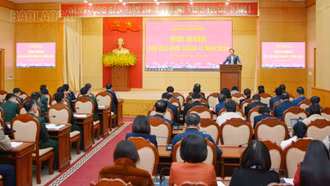 Hội nghị báo cáo viên tháng 11