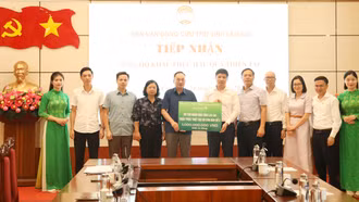 Vietcombank trao ủng hộ 1 tỷ đồng cho tỉnh Lào Cai khắc phục hậu quả thiên tai