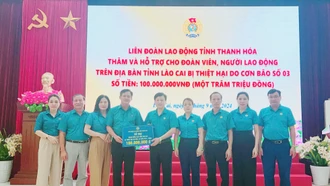 Liên đoàn Lao động tỉnh tiếp nhận hơn 4,5 tỷ đồng ủng hộ đoàn viên khắc phục hậu quả thiên tai