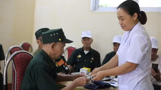 Chăm lo sức khỏe người có công với cách mạng
