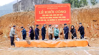 Bí thư Tỉnh ủy, Chủ tịch UBND tỉnh Trịnh Xuân Trường dự Lễ ra quân xóa nhà tạm tại Bát Xát