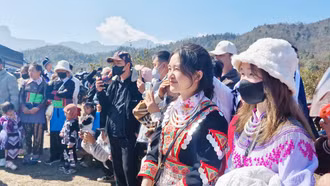 Náo nức du xuân Y TÝ