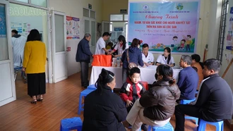 75 người khuyết tật ở xã Cốc San được khám, tư vấn sức khỏe