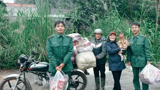 Trao 350 suất quà cho người dân xã Trịnh Tường