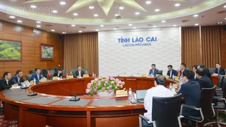 Phó Chủ tịch UBND tỉnh Nguyễn Thành Sinh làm việc với Đoàn đại biểu châu Hồng Hà