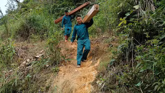 Xã Dương Quỳ: Kịp thời di chuyển hộ dân khỏi khu vực nguy hiểm