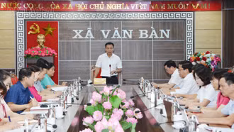 Phó Chủ tịch Thường trực HĐND tỉnh Vũ Quỳnh Khánh khảo sát thực tế xã Văn Bàn