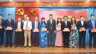 46 học viên hoàn thành lớp bồi dưỡng công chức ngạch chuyên viên cao cấp và tương đương