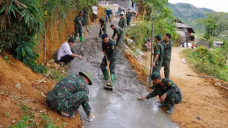 Xây dựng thế trận lòng dân từ những việc làm thiết thực 