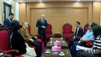 Xã Lục Yên tiếp đoàn Đại sứ quán Azerbaijan và Đại sứ quán Kazakhstan tại Việt Nam