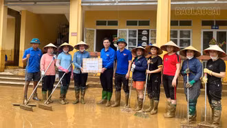 Tuổi trẻ Lào Cai tích cực hỗ trợ người dân khắc phục hậu quả mưa lũ 