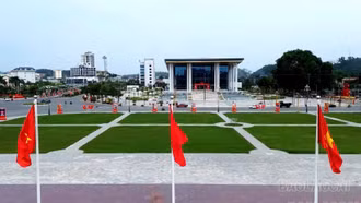 Phường Yên Bái rực rỡ cờ hoa chào mừng Đại hội đại biểu toàn quốc lần thứ XIV của Đảng