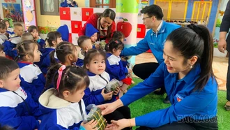 Viết tiếp niềm tin sắt son với Đảng