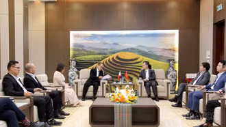 Phó Chủ tịch UBND tỉnh Nguyễn Thành Sinh tiếp xã giao Đoàn đại biểu thành phố Danao, Philippines