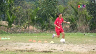 Gia Trinh và tình yêu dành cho bóng đá