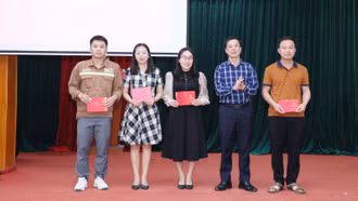 35 đảng viên mới hoàn thành chương trình bồi dưỡng lý luận chính trị