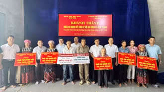 Xã Hợp Thành khánh thành 7 nhà "Đại đoàn kết" cho hộ nghèo