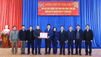 Phó Chủ tịch Thường trực HĐND tỉnh Vũ Văn Cài thăm, chúc tết tại huyện Bắc Hà