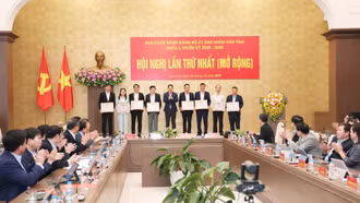 Tập trung lãnh đạo bảo đảm tốc độ tăng trưởng kinh tế đạt 2 con số trong năm 2026