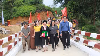 Hội Nữ doanh nhân tỉnh khánh thành cầu Hạnh Phúc