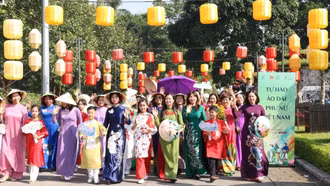 Carnaval Áo dài "Phụ nữ Thủ đô hội nhập và phát triển"