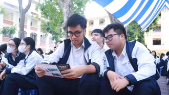 Bộ Giáo dục và Đào tạo: Xem xét giảm tỷ lệ hoặc bỏ hẳn "xét tuyển sớm"