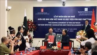 "Truyện Kiều", "Nhật ký trong tù" sẽ được dịch và xuất bản tại Pakistan