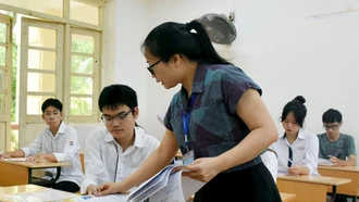 Chạy đua "săn vé" vào đại học sớm