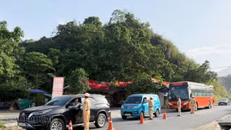 Cảnh sát giao thông toàn tỉnh xử lý 60 phương tiện vi phạm trong 2 ngày nghỉ lễ đầu tiên